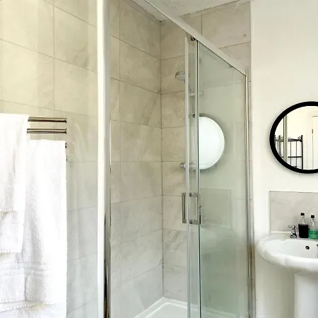 The Neville - Quaint Victorian With Free Parking York