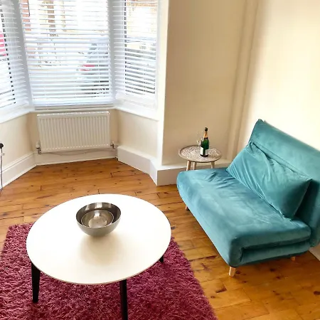 The Neville - Quaint Victorian With Free Parking * York