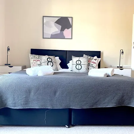 Apartman The Neville - Quaint Victorian With Free Parking