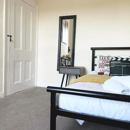 The Neville - Quaint Victorian With Free Parking York