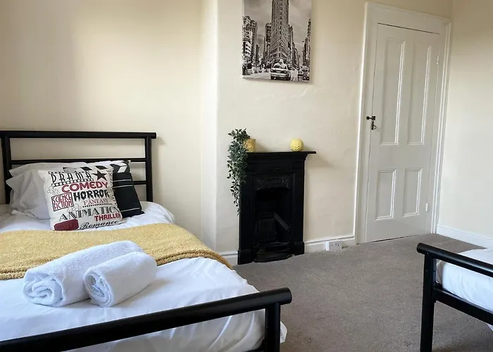 The Neville - Quaint Victorian With Free Parking Apartament