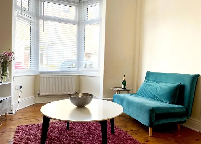 The Neville - Quaint Victorian With Free Parking Apartament York