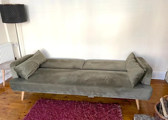 The Neville - Quaint Victorian With Free Parking *