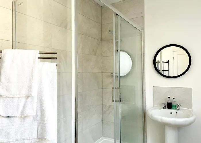 The Neville - Quaint Victorian With Free Parking York