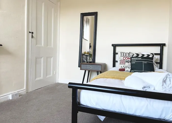 The Neville - Quaint Victorian With Free Parking York