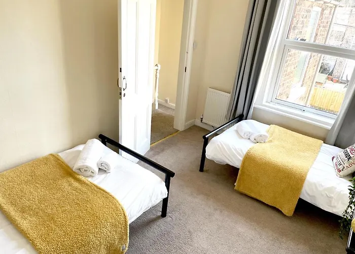 The Neville - Quaint Victorian With Free Parking Apartament *