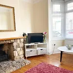 The Neville - Quaint Victorian With Free Parking York