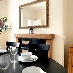 The Neville - Quaint Victorian With Free Parking * York