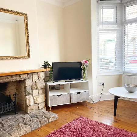 The Neville - Quaint Victorian With Free Parking York